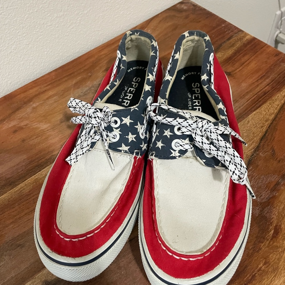 Sperry slip on boat shoe. Mens size 7. Like new